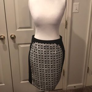Black and white print skirt